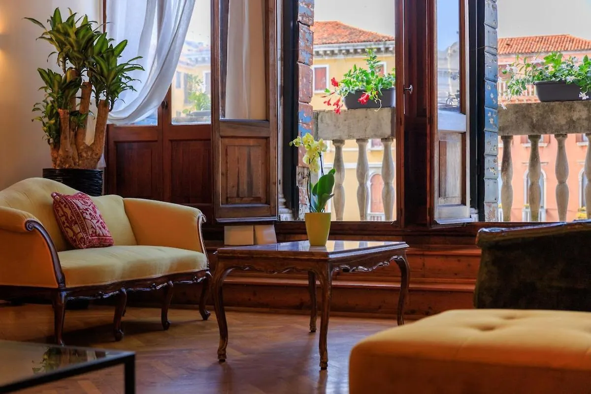 Apartment View Of Grand Canal Luxury Home - Station 5 Minutes Venice Italy