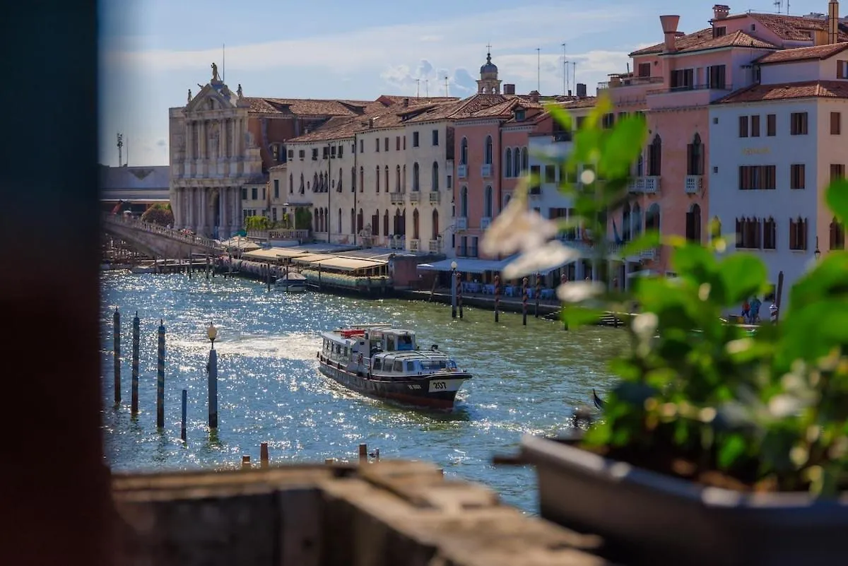 View Of Grand Canal Luxury Home - Station 5 Minutes Venice 0*,