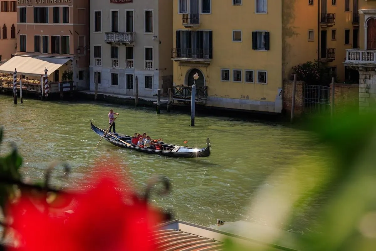 View Of Grand Canal Luxury Home - Station 5 Minutes Venice 0*,  Italy