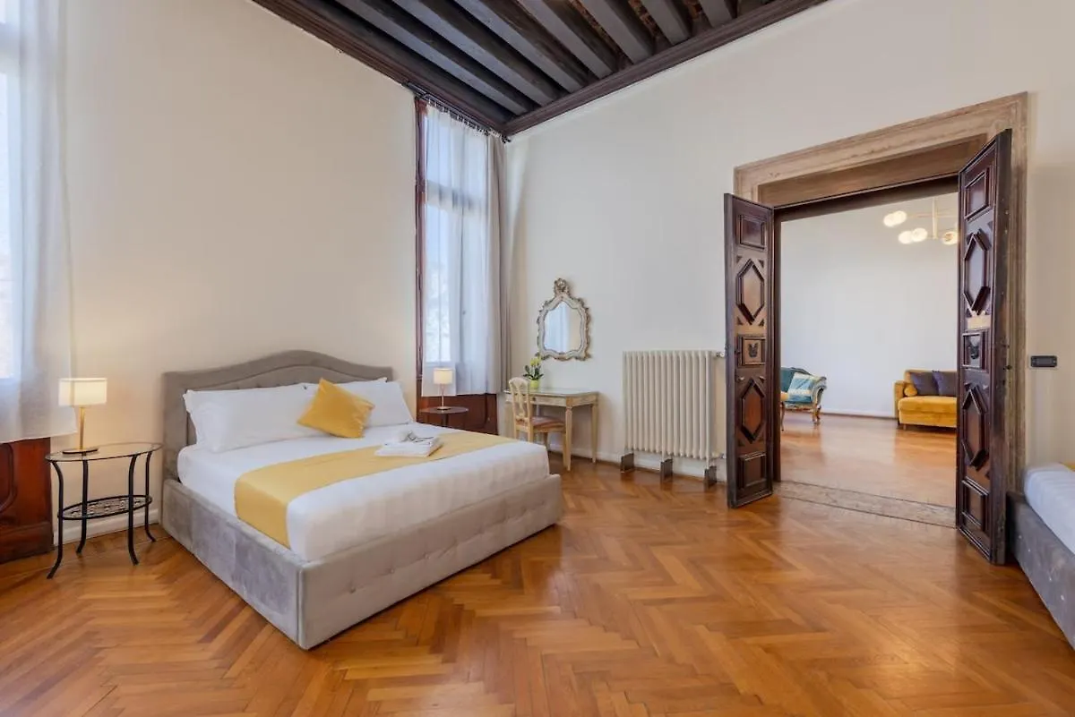 Apartment View Of Grand Canal Luxury Home - Station 5 Minutes Venice Italy