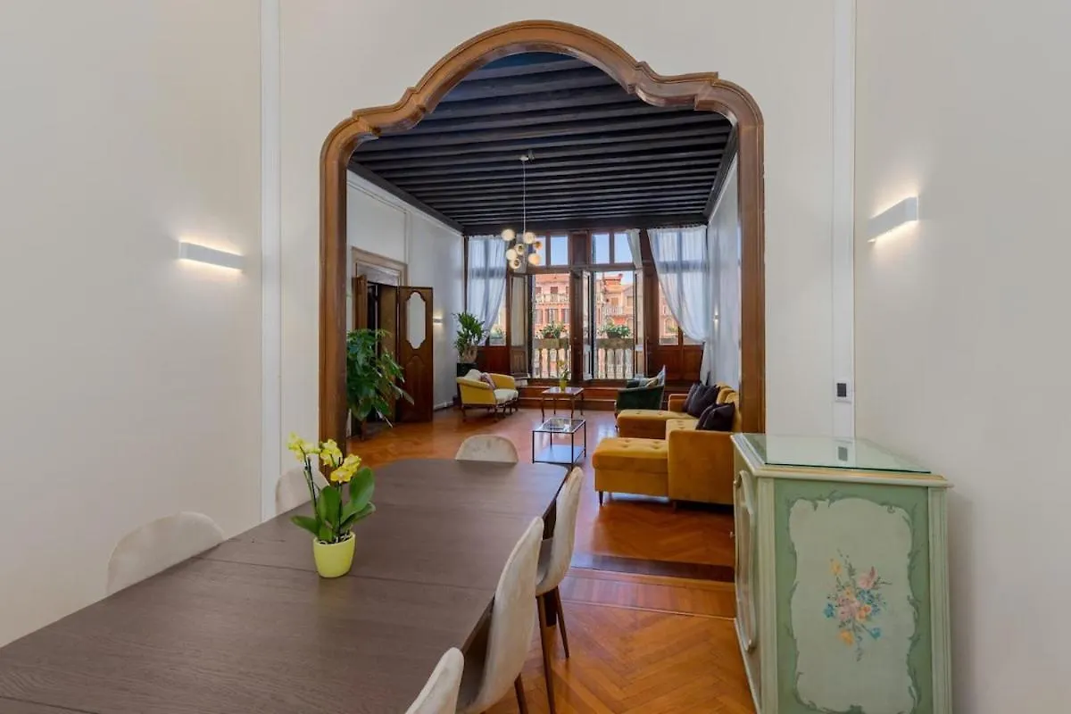 View Of Grand Canal Luxury Home - Station 5 Minutes Venice Apartment