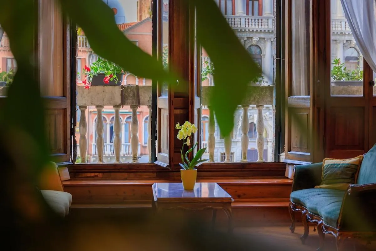 View Of Grand Canal Luxury Home - Station 5 Minutes Venice Apartment